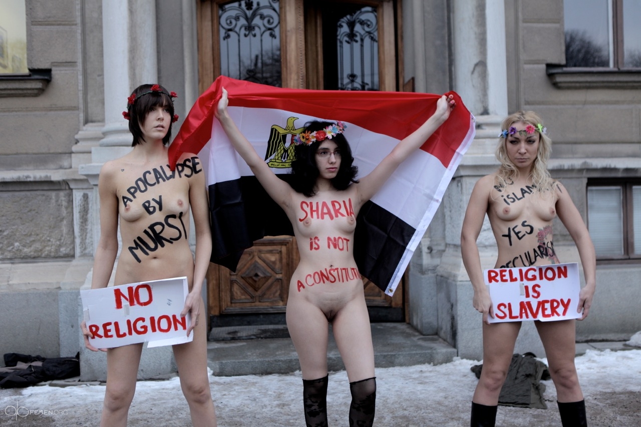 protest Egypt nude